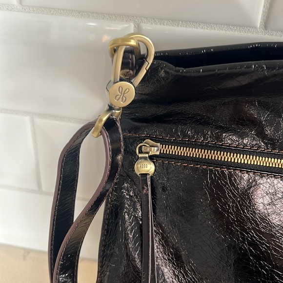 Hobo Approach Crossbody Black NWT - Picture 2 of 9